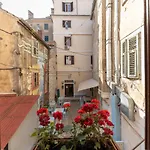 Apartment Varosino *
